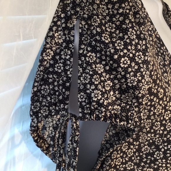 Express Design Studio Silk Floral Tie Back Blouse Sz S - Picture 3 of 12